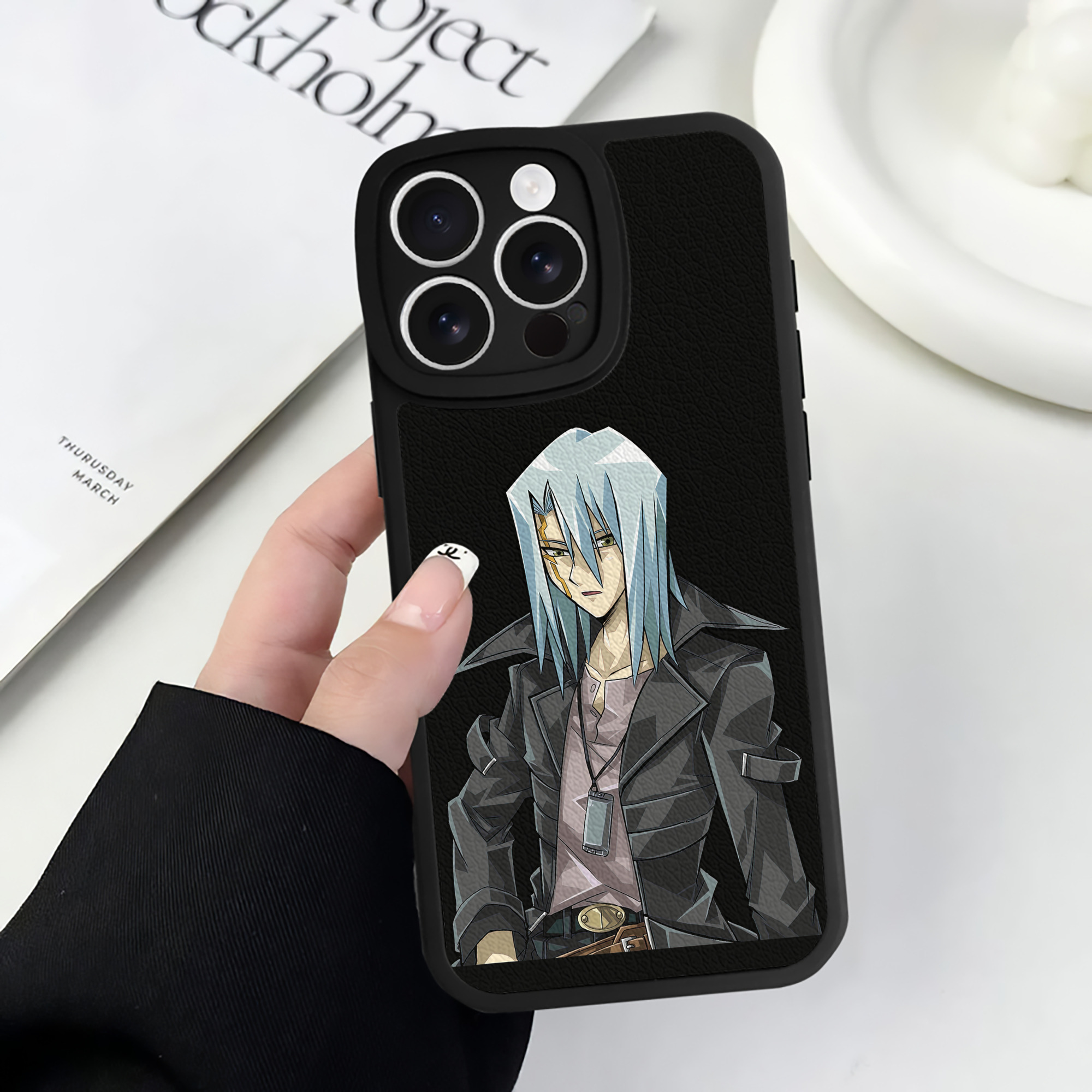 （画像用） 遊☆戯☆王 Yu-Gi-Oh! 【iPhone 16シリーズ対応】シリコンスマホケース（レザー調） 材質：シリコン